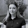 Studentische Mitarbeiterin Masterstudiengänge LL.M. | MBA <br>+49 (0) 331 76 99 15 48 | ecw@epi.media   Emily Westphal